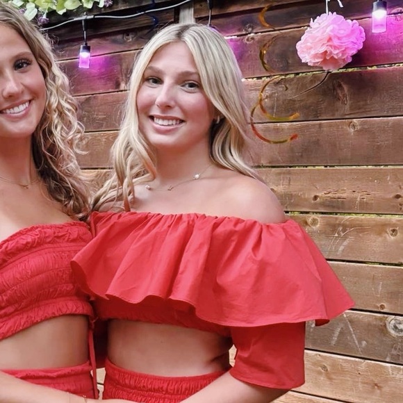 Vibrant Red Ruffled Crop Top - Picture 3 of 3